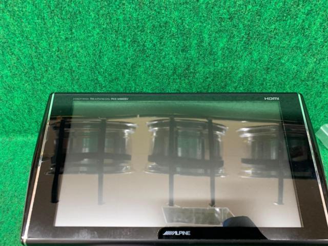 YH
ALPINE
PKH-M900SV
9-inch wide monitor