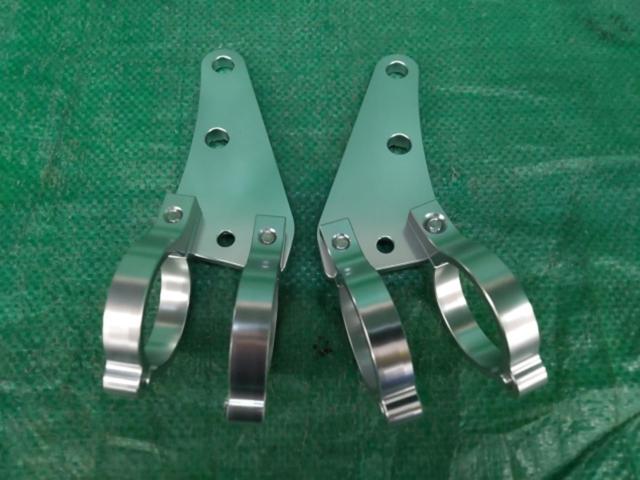 メーカー不明 アルミヘッドライトステー シルバー Φ41mm