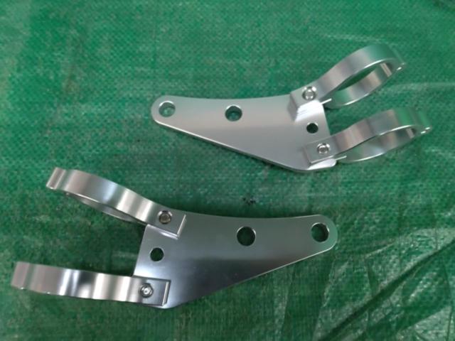 メーカー不明 アルミヘッドライトステー シルバー Φ41mm