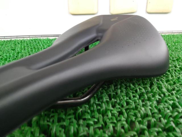 SPECIALIZED Power Comp スチールレールサドル 155mm