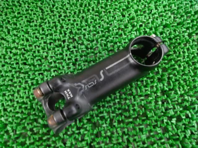 Φ31.8/90mm/7°FELT アルミアヘッドステム ブラック