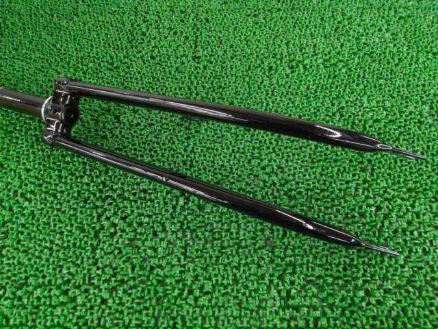 メーカー不明 スレッドタイプフロントフォーク コラム長175mm 適応サイズ不明 ブラック