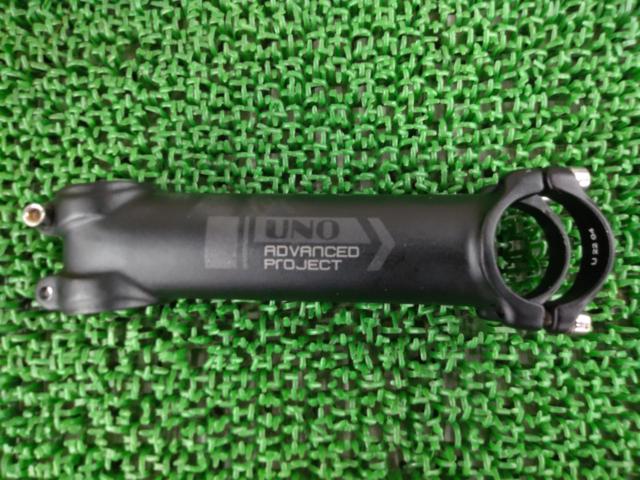 Φ31.6/120mm/7° UNO ADVANCED PROJECT アルミアヘッドステム ブラック