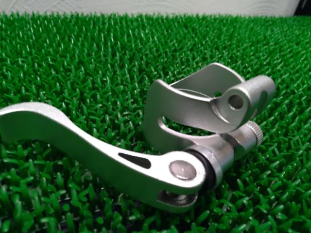 Φ34.9 メーカー不明 シートクランプ シルバー