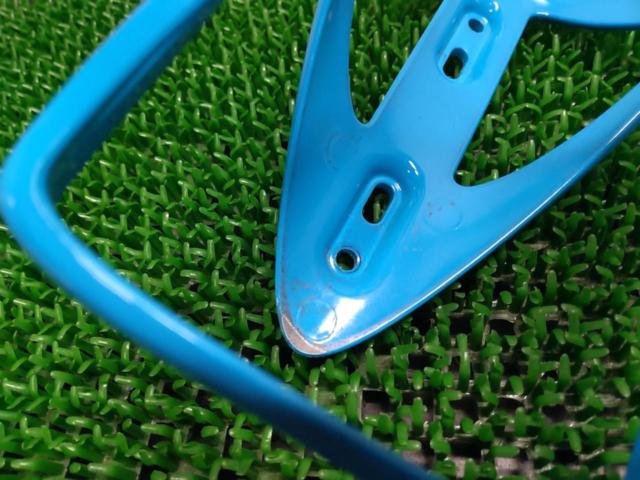 CANNONDALE 樹脂製ボトルケージ ブルー