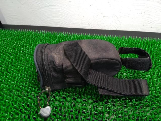 ※ほつれ、汚れ DEUTER 小型サドルバッグ ブラック