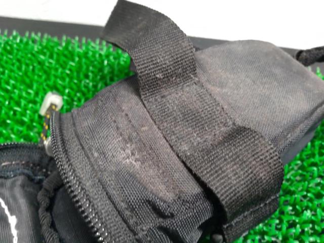 ※ほつれ、汚れ DEUTER 小型サドルバッグ ブラック