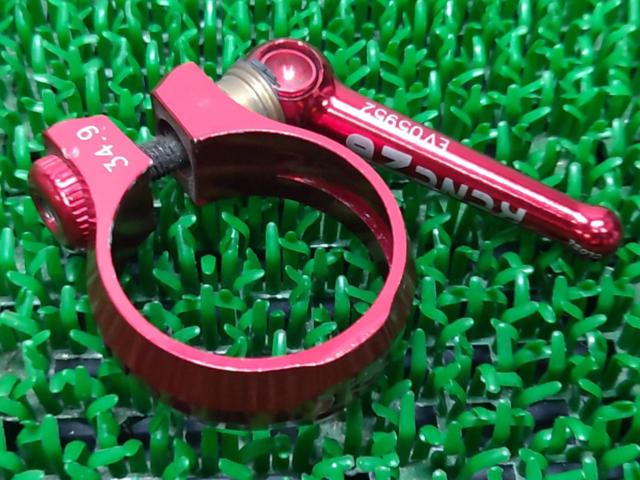 34.9Φ KCNC Z6 シートクランプ レッド
