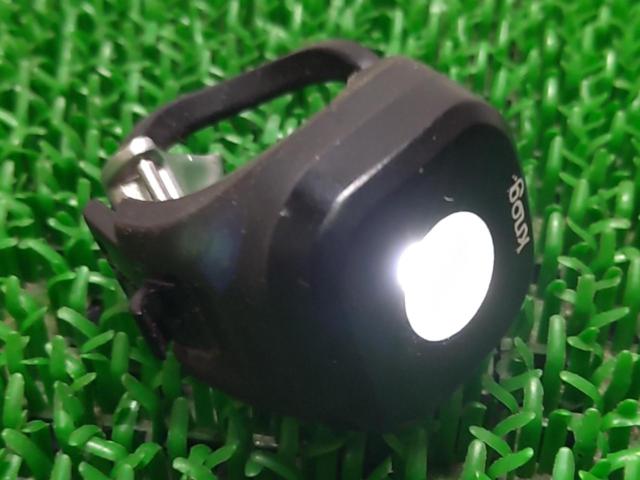 knog BLINDER MINI DOT 充電式フロントライト ブラック