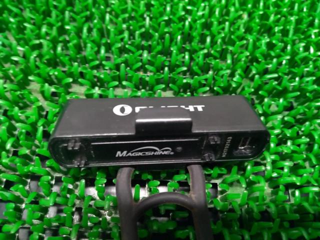 ※裏側ゴムカバー欠品 OLIGHT MAGICSHINE 充電式リアライト