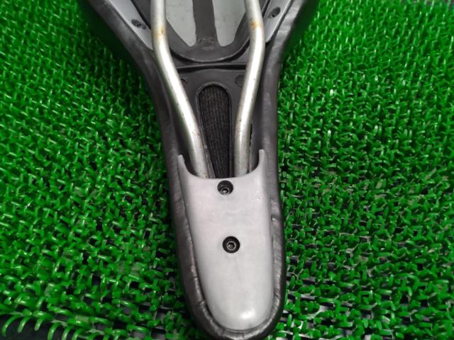 VELO スポーツ用サドル ブラック