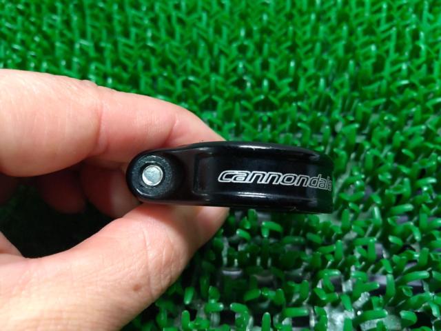 Φ31 CANNONDALE シートクランプ ブラック