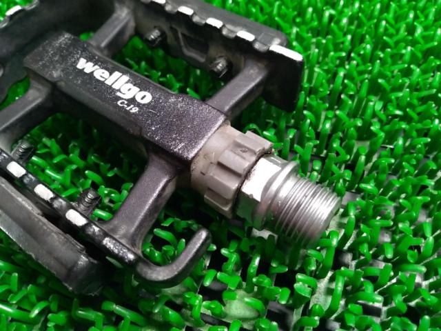 ※弱軸ガタあり WELLGO C-19 フラットペダル ブラック