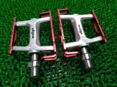 WELLGO R025 アルミフラットペダル レッド