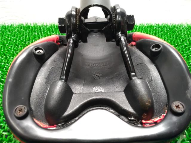 CIONLLI 自転車用サドル レッド