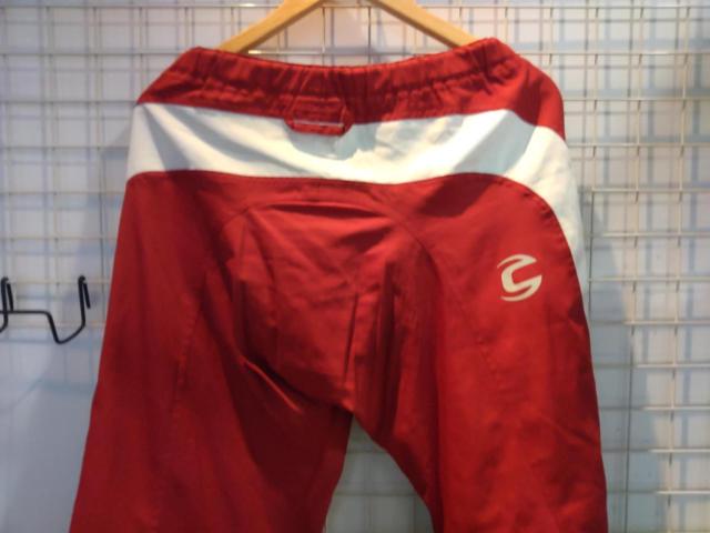 サイズ:M CANNONDALE カジュアルパンツ レッド