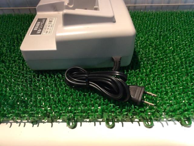 Panasonic NKJ062 電動自転車バッテリー用充電器 ホワイト