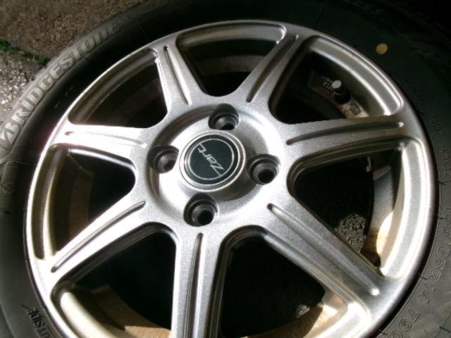 BRIDGESTONE
Zart
R7
+
BRIDGESTONE
BLIZZAK
VRX3