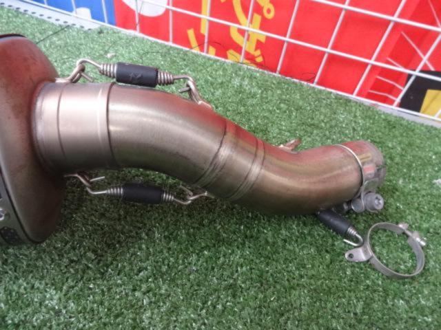Worth seeing!? AKRAPOVIC
Hexagonal
Carbon slip-on muffler
CBR250RR (MC51) ('17-)