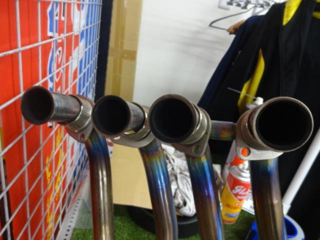 Worth seeing!? YOSHIMURA
Machinery song titanium cyclone
Furueki muffler
CB400SF(EBL-NC42)(’08-’14)