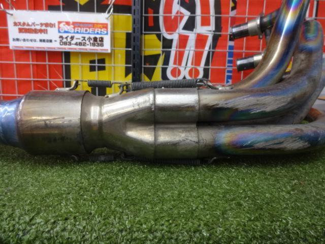 Worth seeing!? YOSHIMURA
Machinery song titanium cyclone
Furueki muffler
CB400SF(EBL-NC42)(’08-’14)