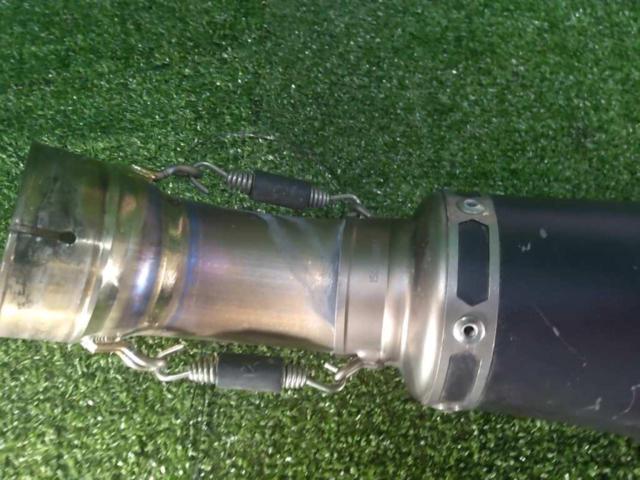 AKRAPOVIC Titanium
Slip-on silencer
R
nine
T('14-'21)