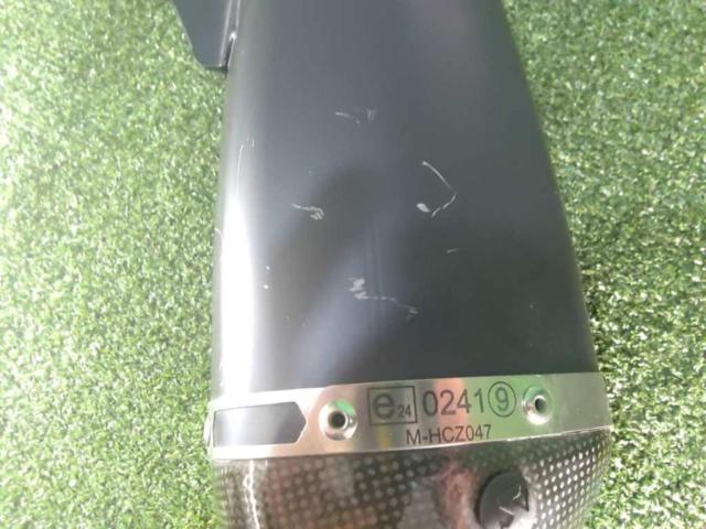 AKRAPOVIC Titanium
Slip-on silencer
R
nine
T('14-'21)
