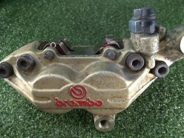 YAMAHA x Brembo genuine parts
Caliper
Right and left
XJR400R
4HM