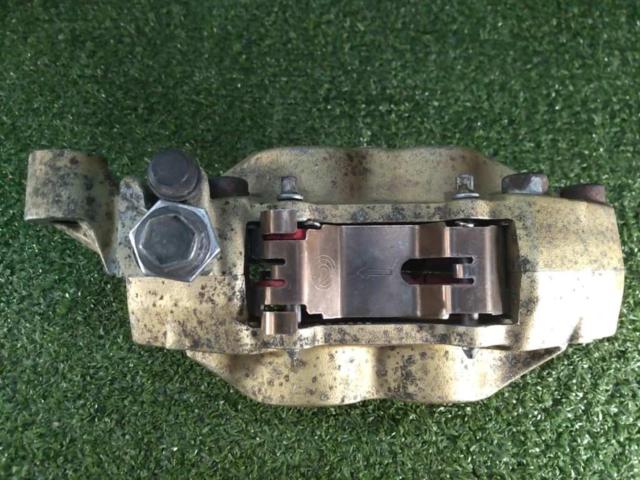 YAMAHA x Brembo genuine parts
Caliper
Right and left
XJR400R
4HM