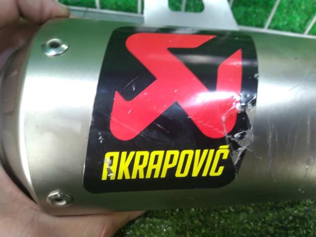  AKRAPOVIC (Akurapo Vittorio h)
MOTO-GP style
Slip-on muffler
GSX-R1000 ('17-'23)