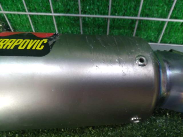  AKRAPOVIC (Akurapo Vittorio h)
MOTO-GP style
Slip-on muffler
GSX-R1000 ('17-'23)