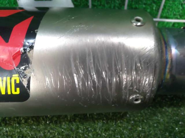  AKRAPOVIC (Akurapo Vittorio h)
MOTO-GP style
Slip-on muffler
GSX-R1000 ('17-'23)