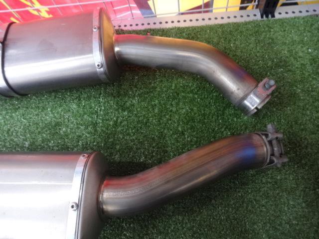  YOSHIMURA (Yoshimura)
Tri-Oval Cyclone
Titanium slip-on muffler
YZF-R1 ('04-'06) (RN124)