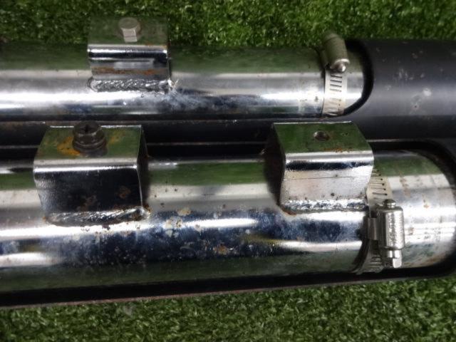 VANCE&HINES
Twin slash-cut slip-on muffler
Softail ('07 - '17)