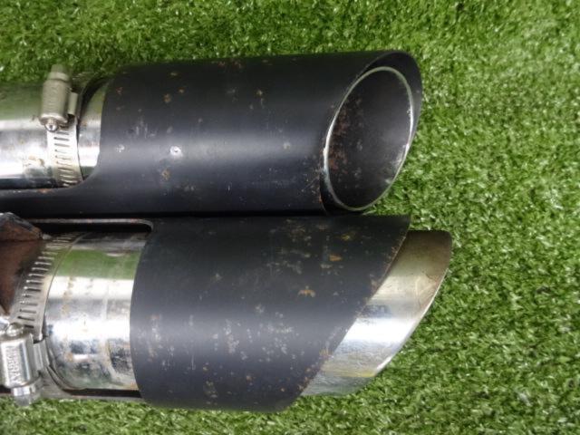 VANCE&HINES
Twin slash-cut slip-on muffler
Softail ('07 - '17)