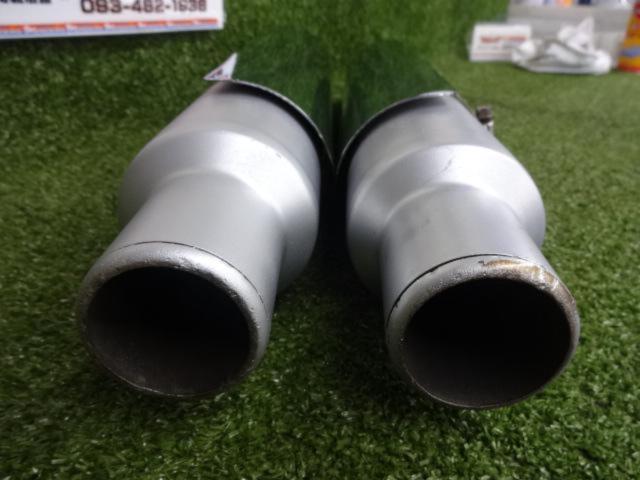  manufacturer unknown
Cigar type
Slip-on muffler
FXDL1580/Dyna
Lowrider ('11) removed