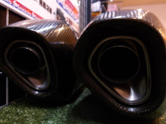 AKRAPOVIC
Carbon slip-on silencer
Ninja1000 (ABS) ('17-'19)