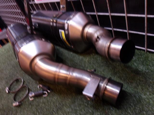 AKRAPOVIC
Carbon slip-on silencer
Ninja1000 (ABS) ('17-'19)