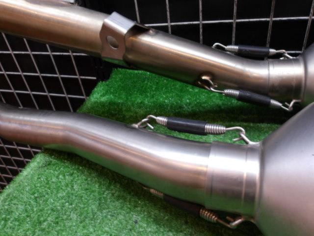  AKRAPOVIC (Akurapo Vittorio h)
SP Series
Carbon slip-on silencer
ZZR 1400 ('06 -' 07)