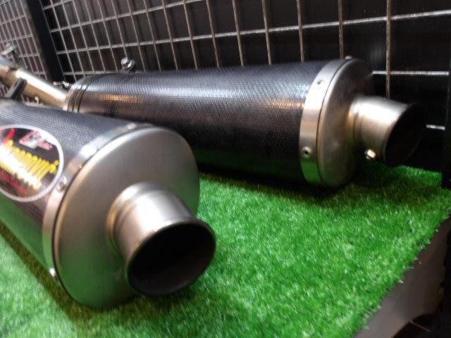  AKRAPOVIC (Akurapo Vittorio h)
SP Series
Carbon slip-on silencer
ZZR 1400 ('06 -' 07)