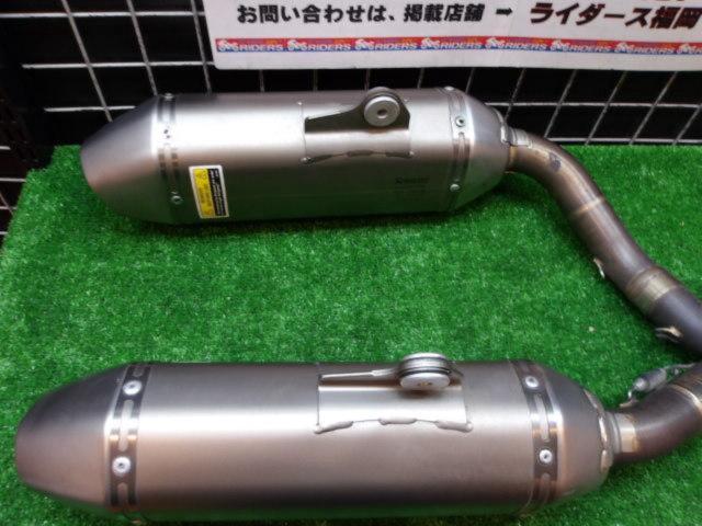 AKRAPOVIC
Racing Titanium
Slip-on
CRF250R ('16-'17)