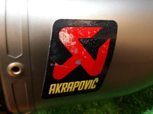 AKRAPOVIC
Racing Line
Full exhaust muffler
CB650R/CBR650R ('19-'21)