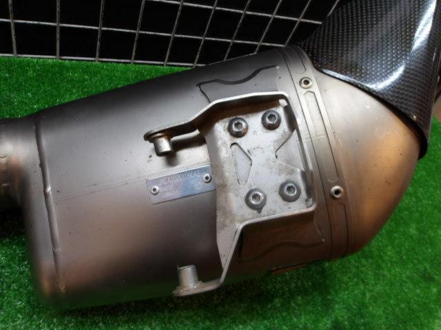 AKRAPOVIC
Racing Line
Full exhaust muffler
CB650R/CBR650R ('19-'21)
