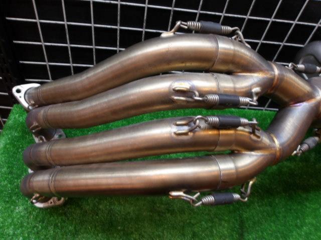 AKRAPOVIC
Racing Line
Full exhaust muffler
CB650R/CBR650R ('19-'21)