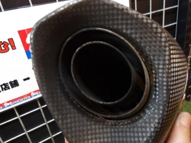 AKRAPOVIC
Slip-on
Carbon silencer
YZF-R 25 ('14 -' 17)