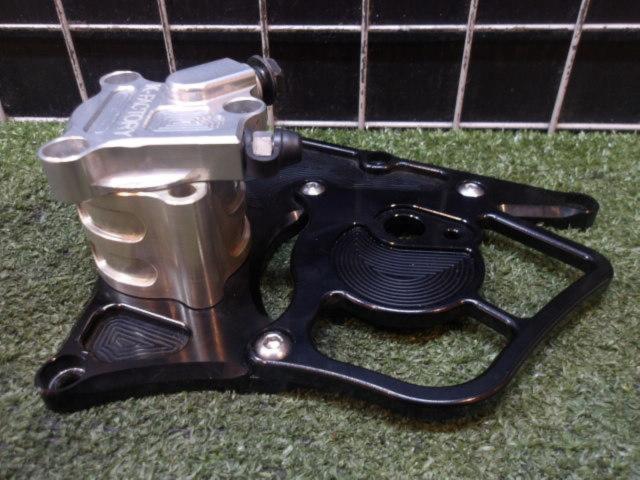 K-FACTORY
Clutch release
E type
+
Front sprocket cover
ZX-14R(’12-’16)/ZZR1400(’06-’11)