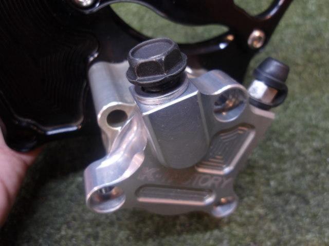 K-FACTORY
Clutch release
E type
+
Front sprocket cover
ZX-14R(’12-’16)/ZZR1400(’06-’11)