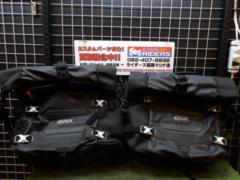 GIVI (with a reason!)
MONOKEY
Waterproof side bag
CANYON
35 L on one side
Right and left
GRT709