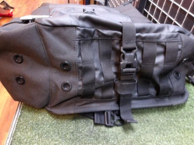GIVI (with a reason!)
MONOKEY
Waterproof side bag
CANYON
35 L on one side
Right and left
GRT709