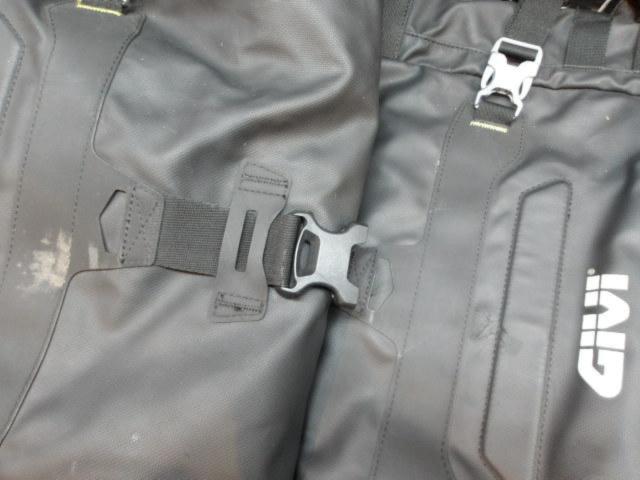 GIVI (with a reason!)
MONOKEY
Waterproof side bag
CANYON
35 L on one side
Right and left
GRT709
